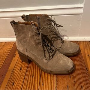 Lucky Brand Suede Tan Lace Up Lug Sole Booties Size 9